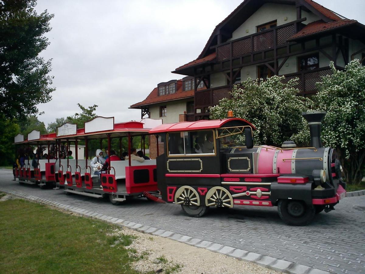 Grante Motel Эстергом Экстерьер фото
